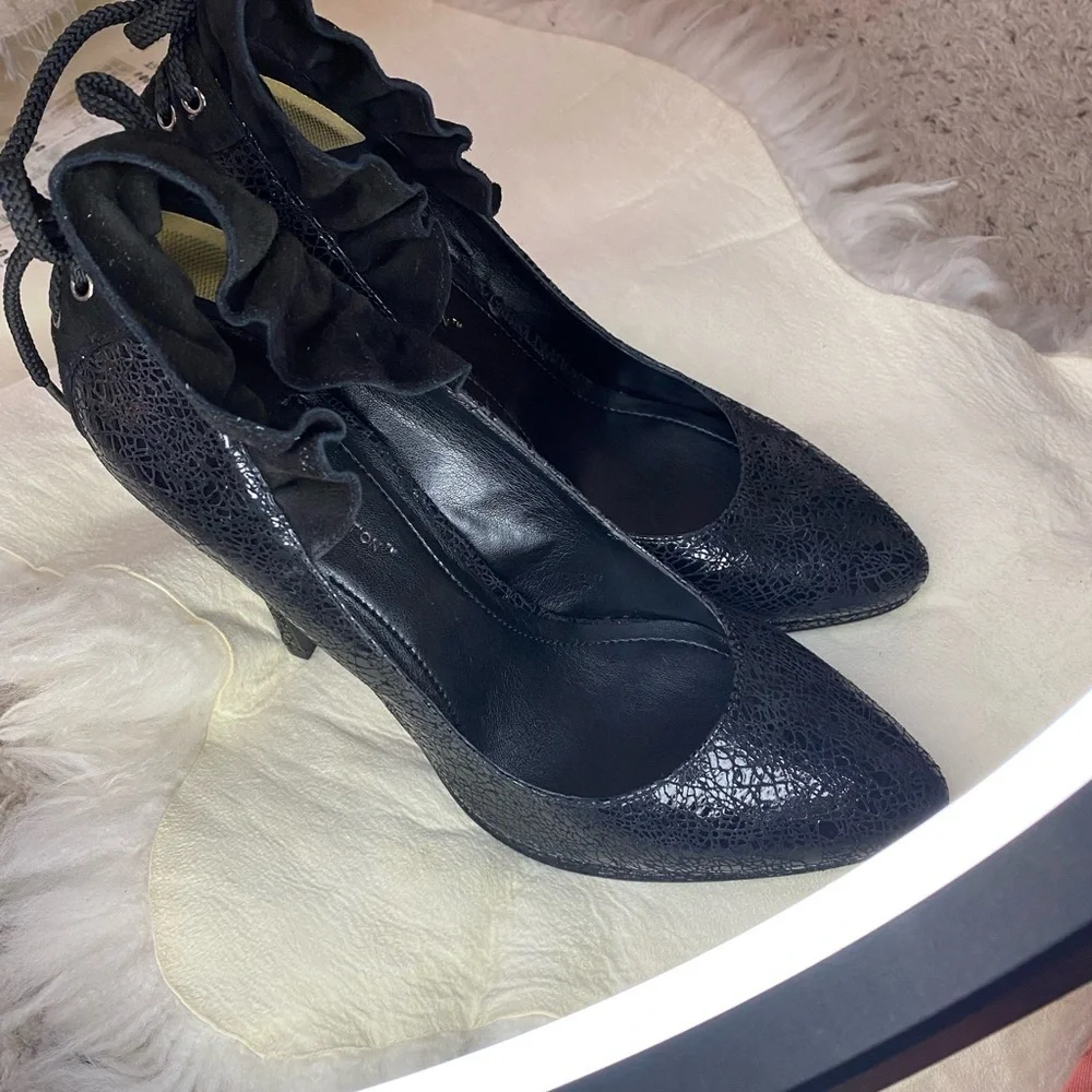 BCBGeneration black ruffle corset pumps NEW